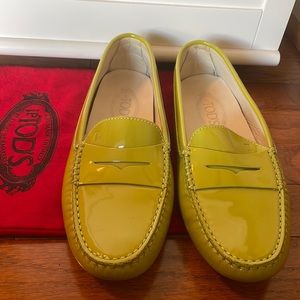 Tod’s lime green patent leather loafers size 8.5